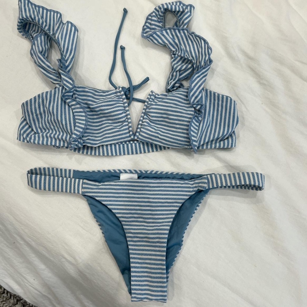 Blue life stripped ruffle swimsuit.